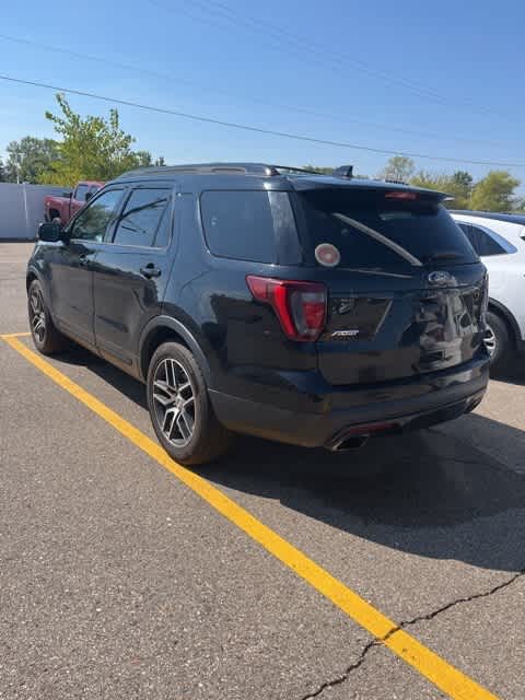 2017 Ford Explorer Sport 3