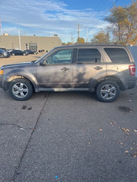 2009 Ford Escape XLT 2