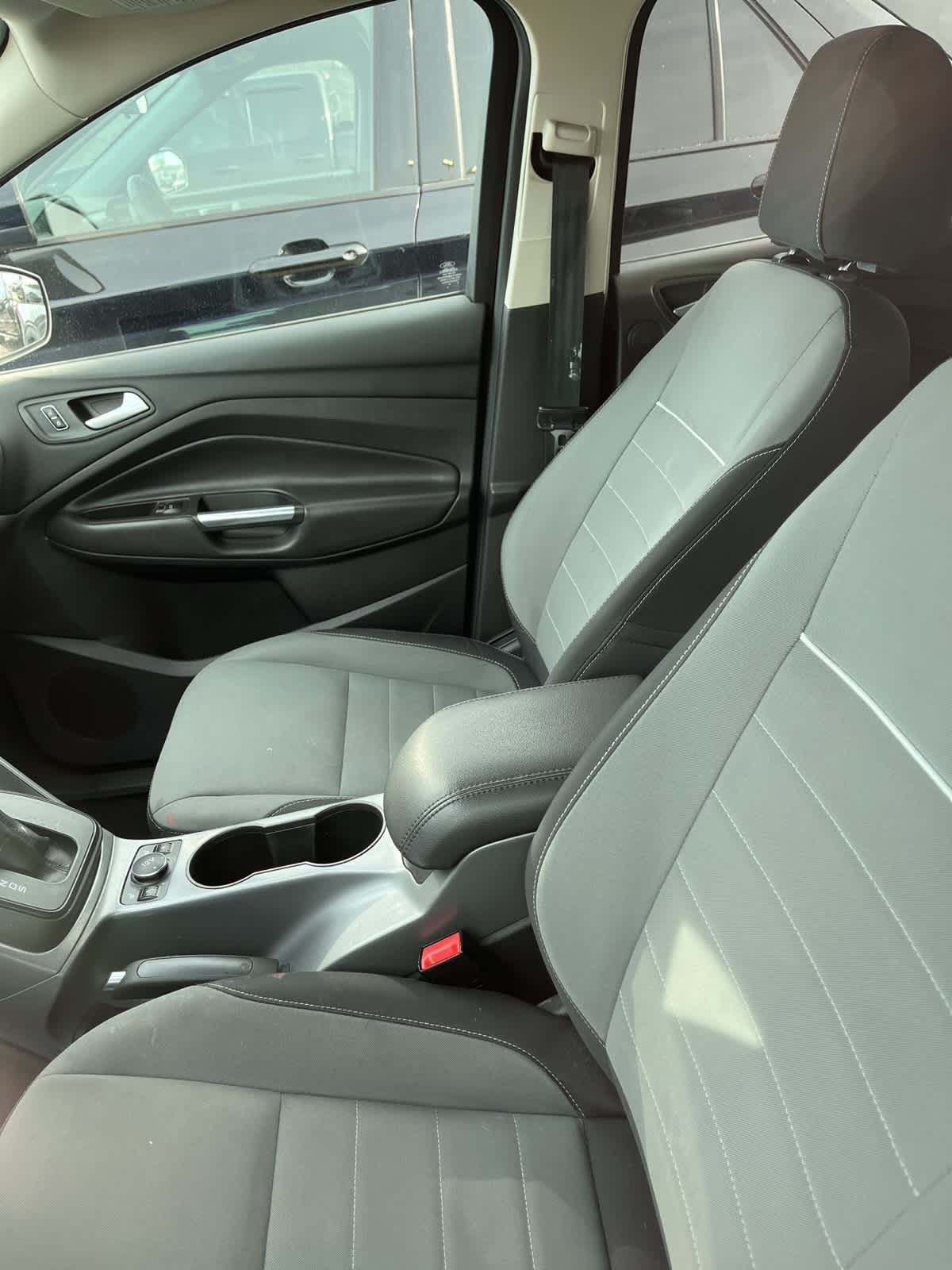 2015 Ford Escape SE 11