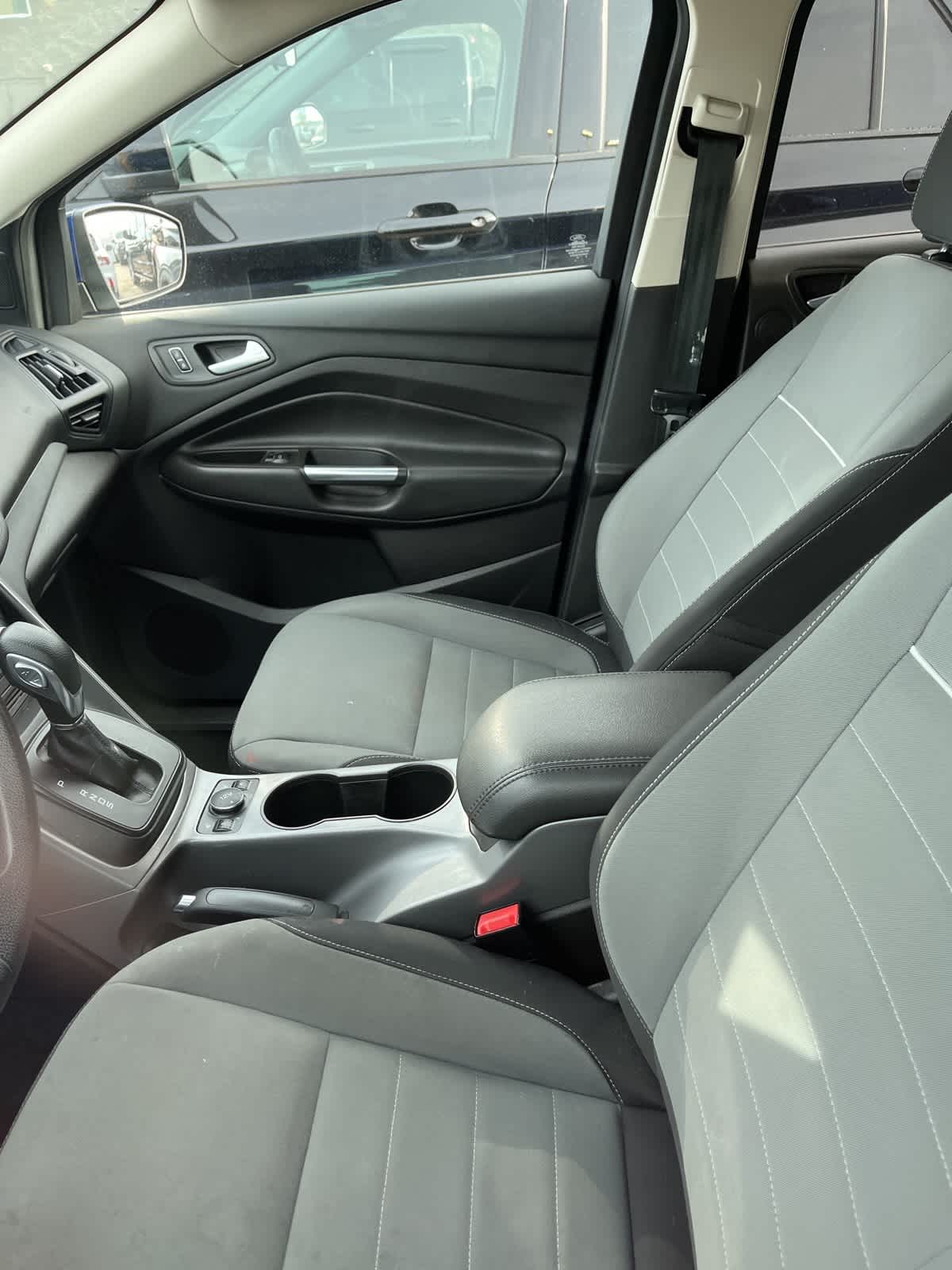 2015 Ford Escape SE 12