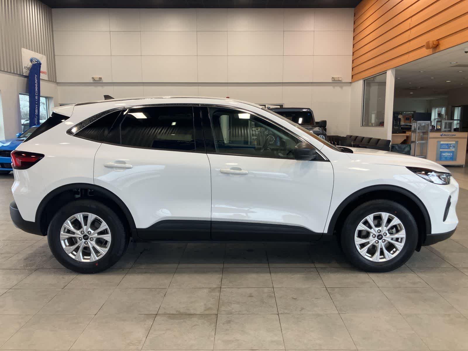 View vehicle photo 4