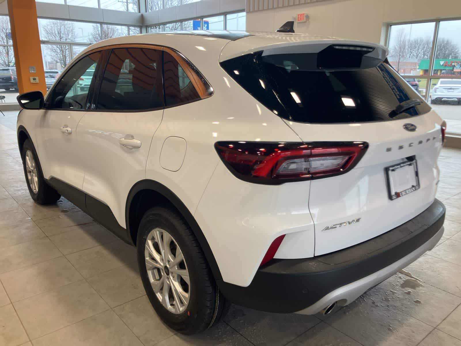 View vehicle photo 7