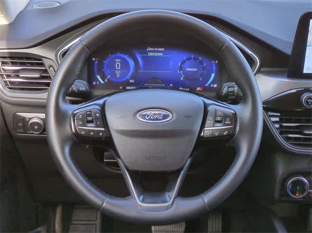 2022 Ford Escape Titanium 22