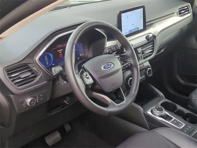 2022 Ford Escape Titanium 10