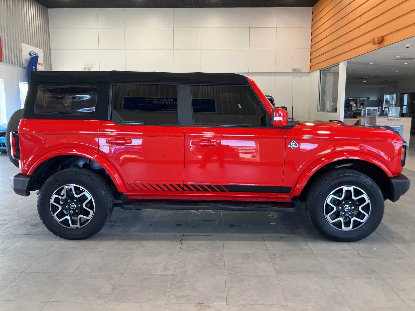 View vehicle photo 4