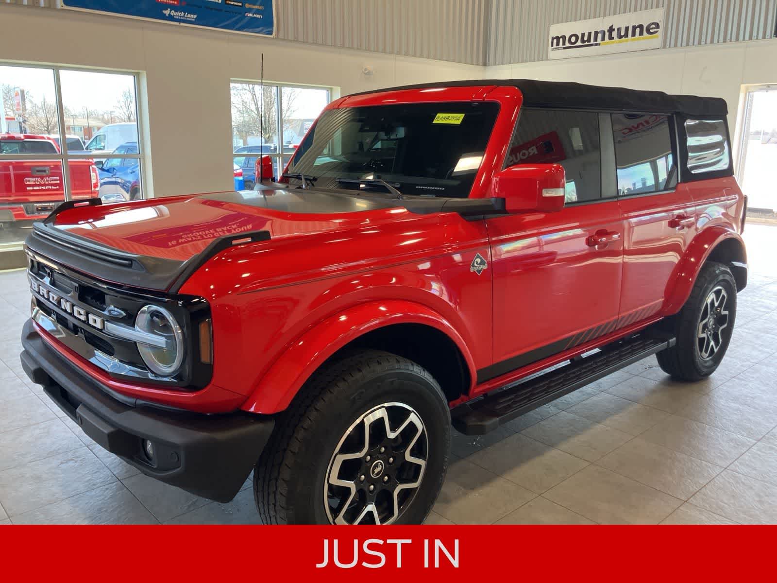 Race Red 2023 Ford Bronco Outer Banks 4-Door 4WD SUV / Crossover Four-Wheel Drive Automatic