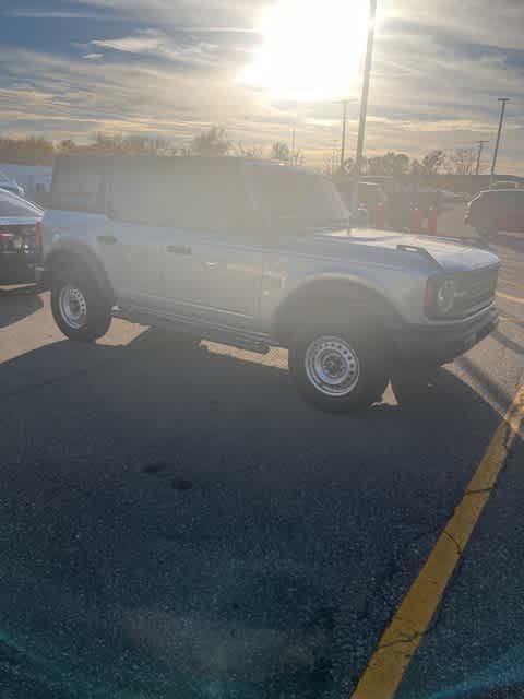 2022 Ford Bronco Base 6