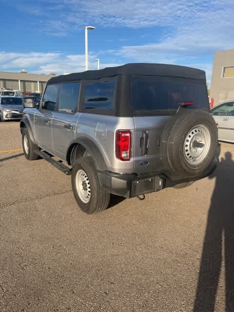 2022 Ford Bronco Base 3