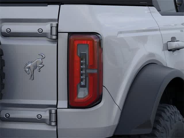 2024 Ford Bronco Outer Banks 23