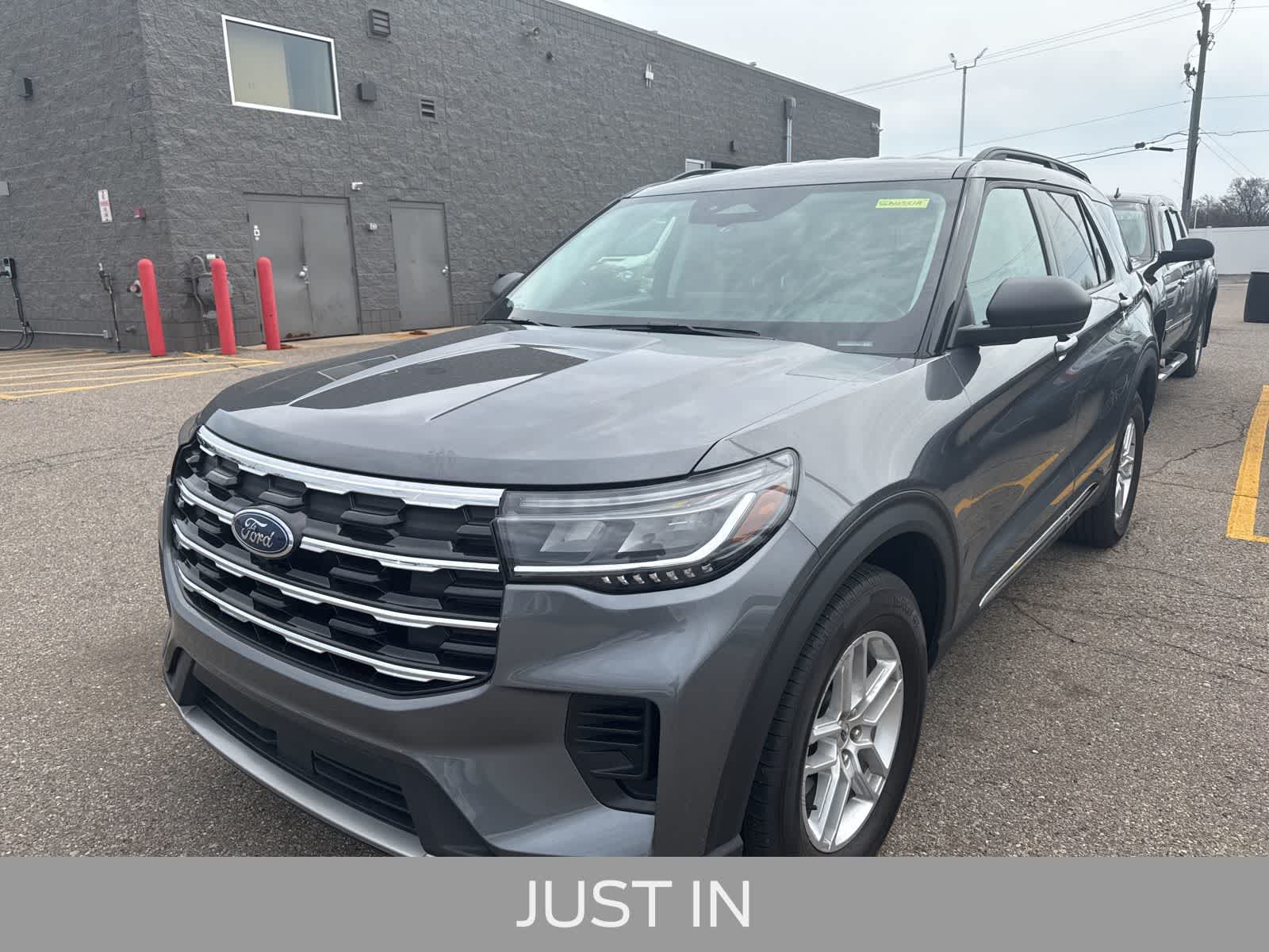 Carbonized Gray Metallic 2025 Ford Explorer Active AWD SUV / Crossover All-Wheel Drive Automatic