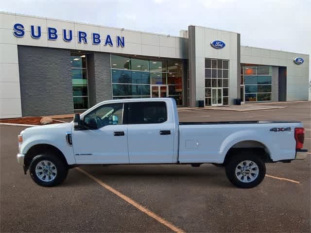 2022 Ford Super Duty F-250 SRW XLT 4WD Crew Cab 8 Box 5