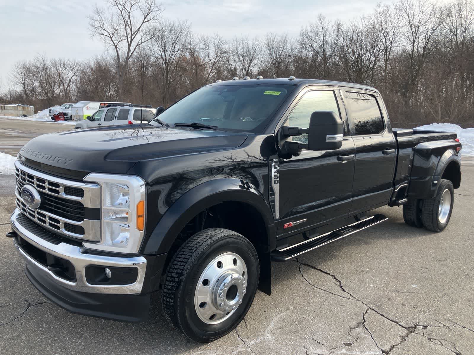 2023 Ford F-450 Super Duty XLT Crew Cab LB DRW 4WD