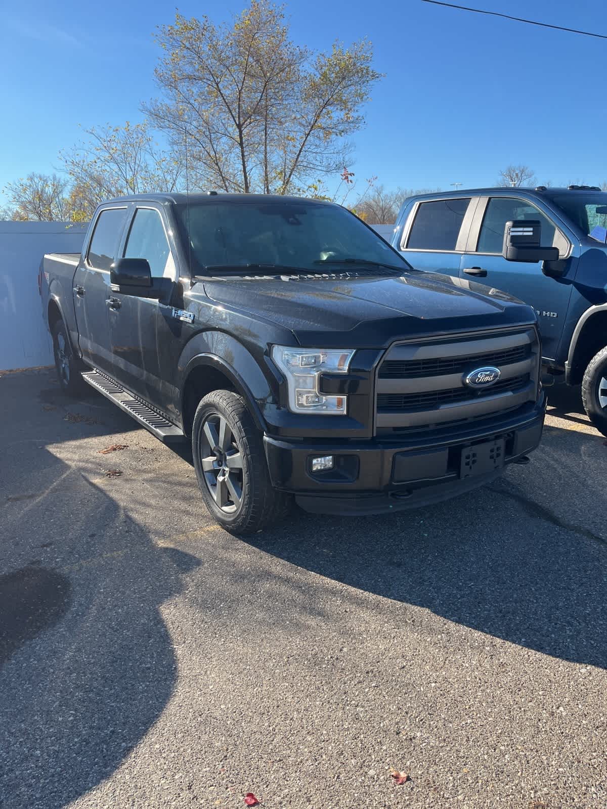 2016 Ford F-150 Lariat 4WD SuperCrew 145 8