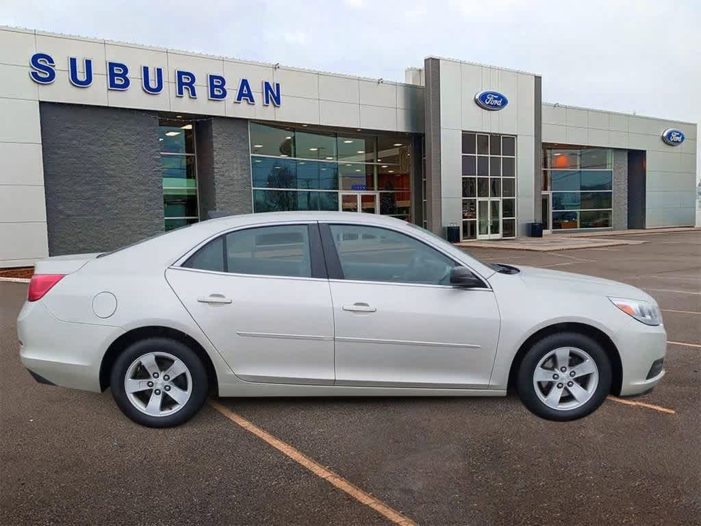 2015 Chevrolet Malibu LS 9