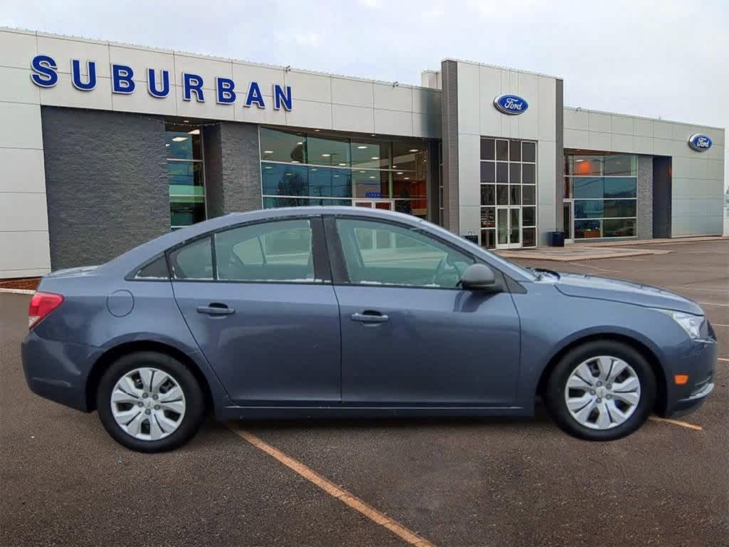 2014 Chevrolet Cruze LS 9