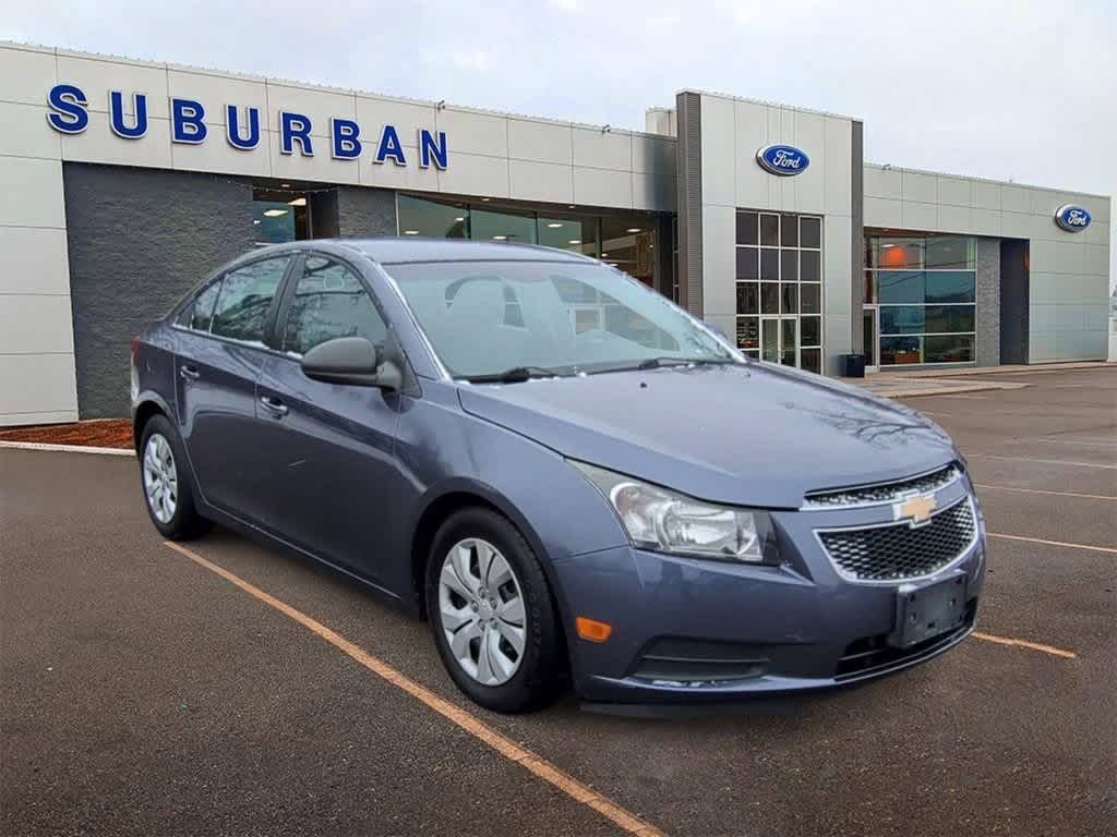 2014 Chevrolet Cruze LS 2