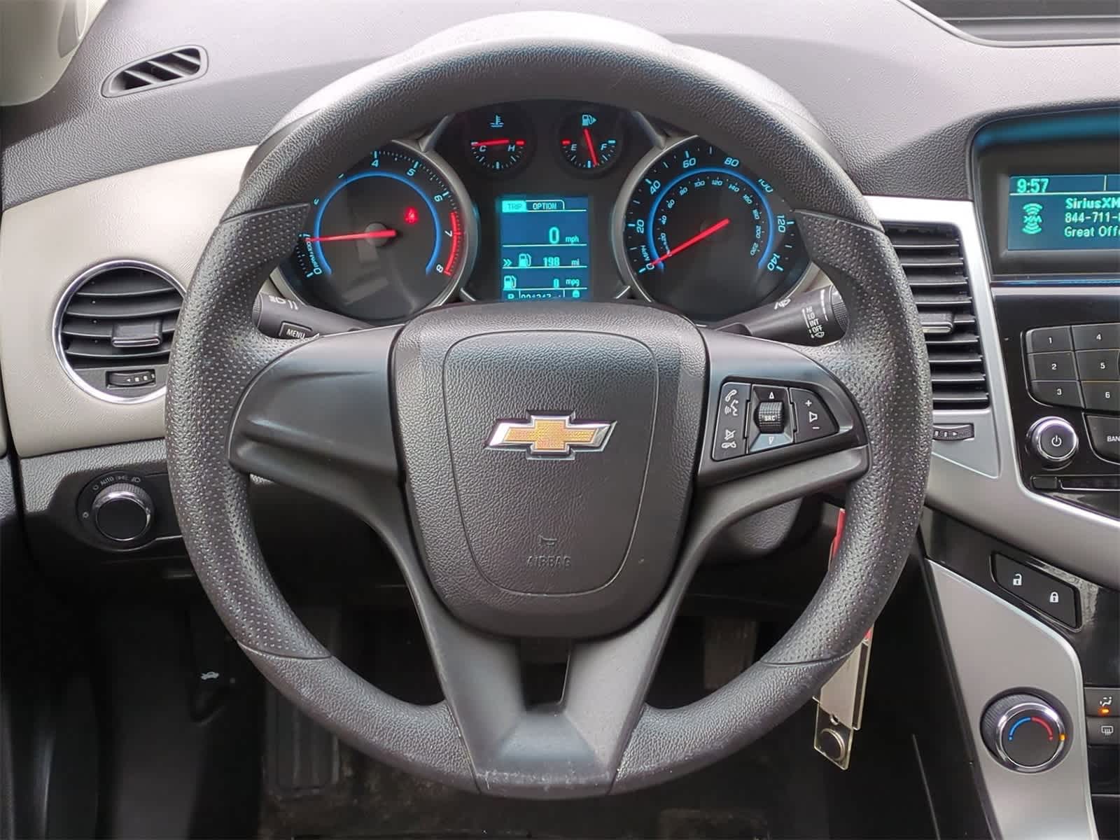 2014 Chevrolet Cruze LS 21