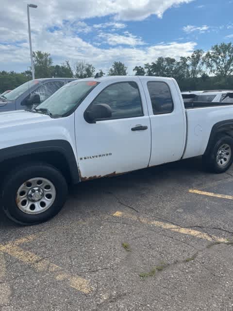 2008 Chevrolet Silverado 1500 Work Truck 2WD Ext Cab 143.5 2