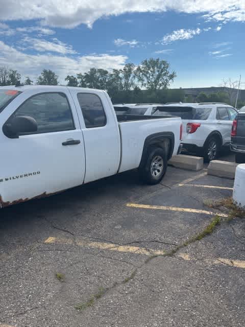 2008 Chevrolet Silverado 1500 Work Truck 2WD Ext Cab 143.5 3