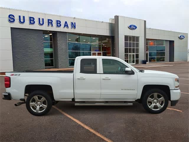 2018 Chevrolet Silverado 1500 LT 4WD Double Cab 143.5 9