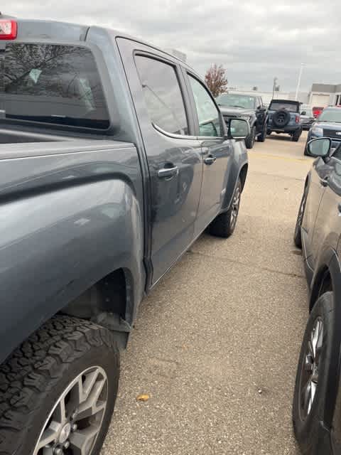 2016 GMC Canyon 4WD SLE Crew Cab 128.3 7