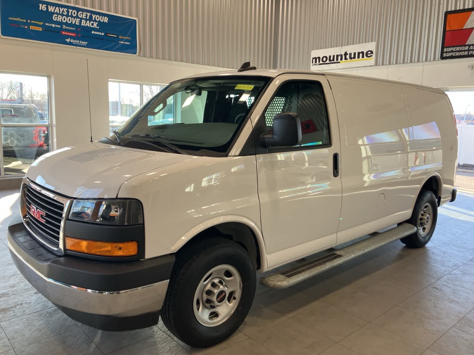 2024 GMC Savana Cargo 2500 RWD