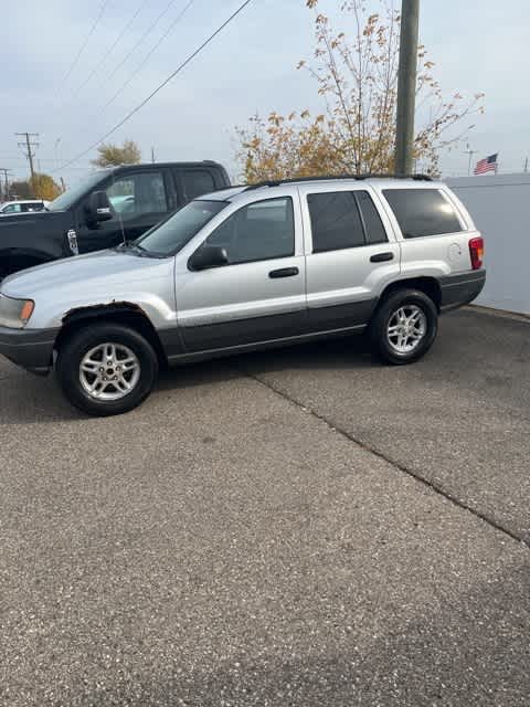 2002 Jeep Grand Cherokee Laredo 2