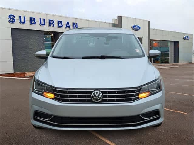 2018 Volkswagen Passat 2.0T SE 3