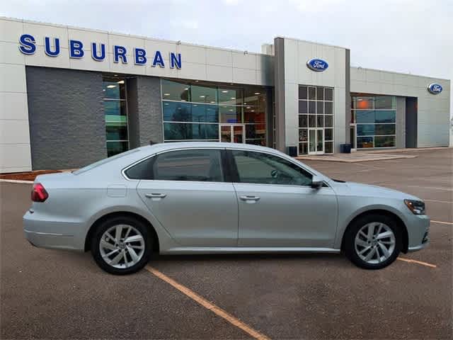 2018 Volkswagen Passat 2.0T SE 9