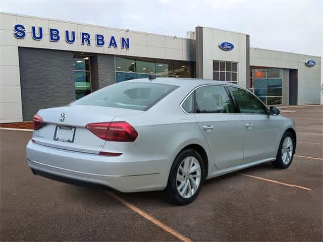 2018 Volkswagen Passat 2.0T SE 8