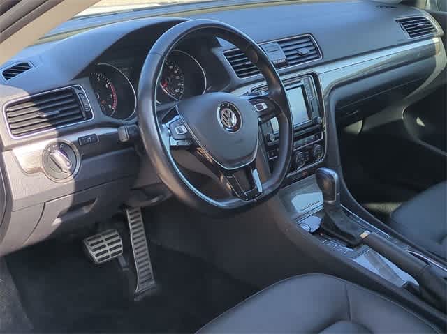 2019 Volkswagen Passat Wolfsburg Edition 10