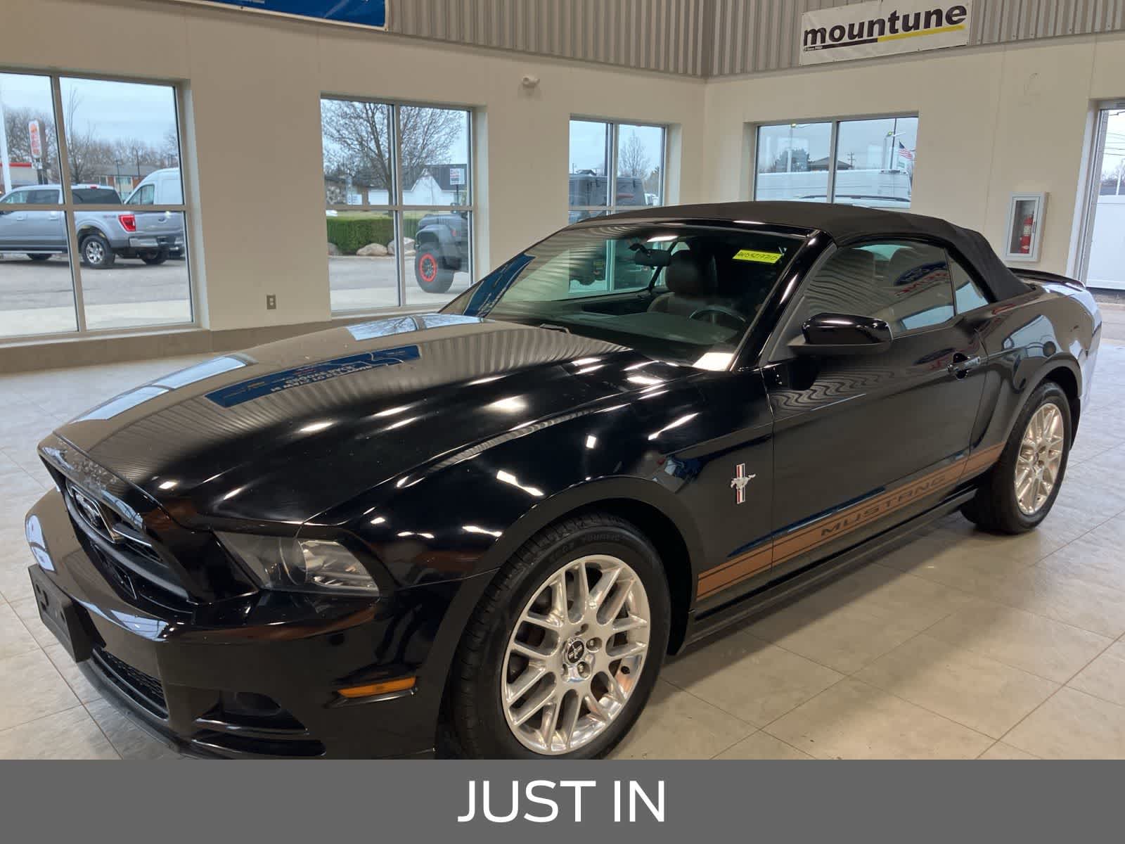 2013 Ford Mustang V6 Premium Convertible RWD