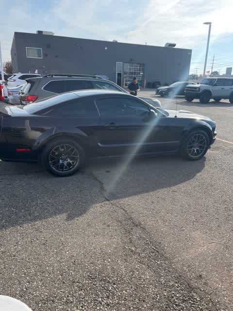 2008 Ford Mustang Deluxe 6