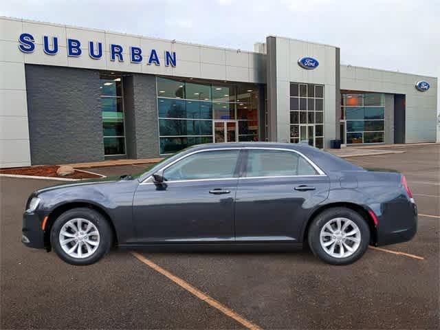 2015 Chrysler 300 Limited 5