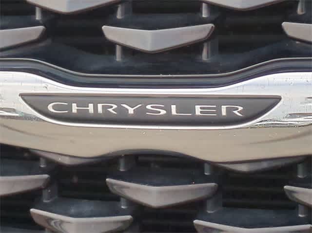 2017 Chrysler 300 300S 12