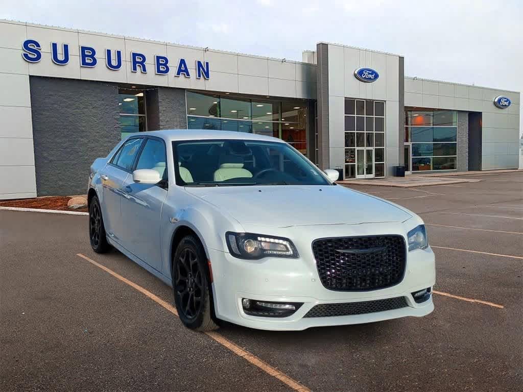 2022 Chrysler 300 300 Touring L 2