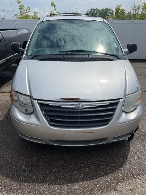 2005 Chrysler Town & Country Touring 8