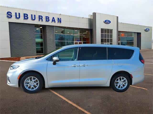 2023 Chrysler Pacifica Touring L 5