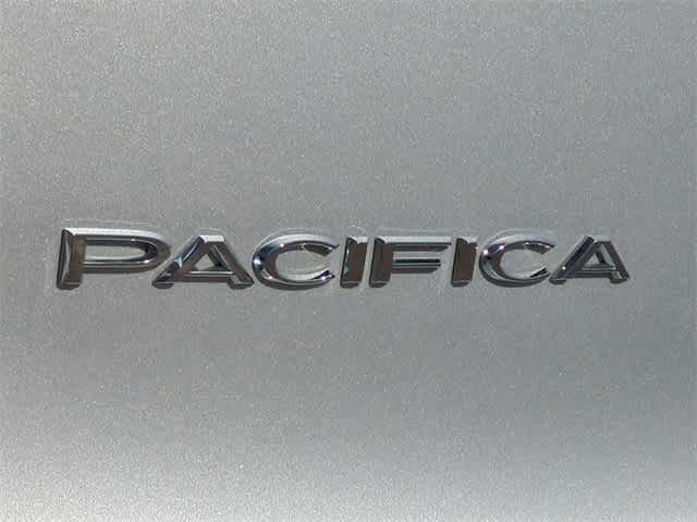 2023 Chrysler Pacifica Touring L 13