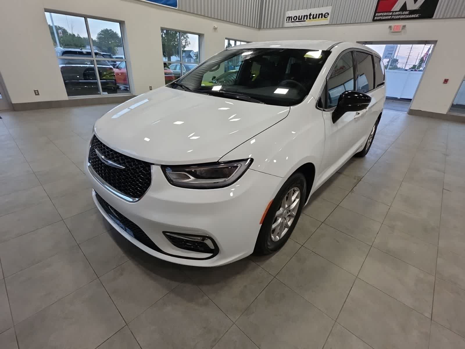 2026 Chrysler Pacifica