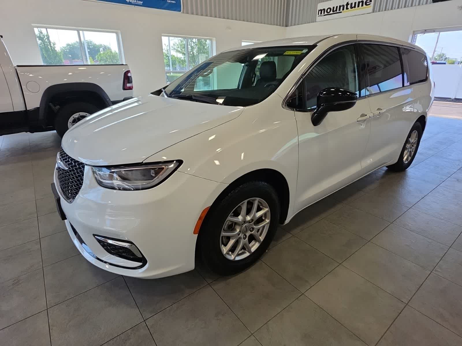 2024 Chrysler Pacifica