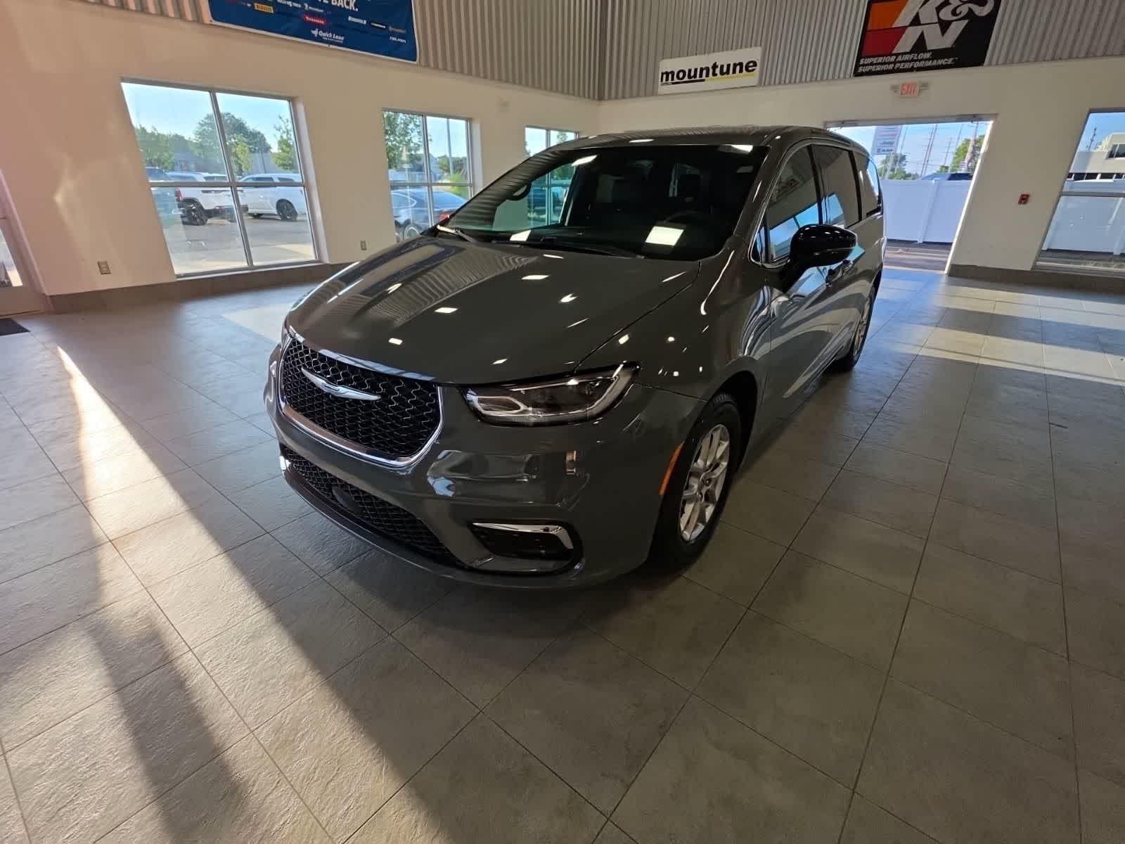 2025 Chrysler Pacifica