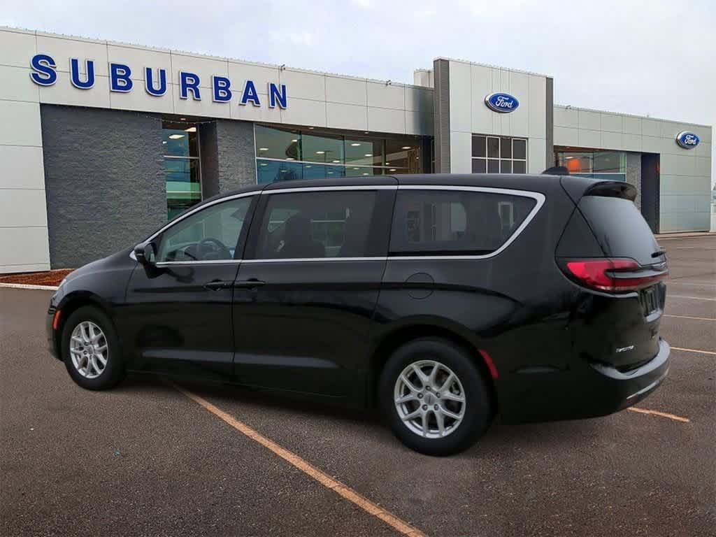 2024 Chrysler Pacifica Touring L 6