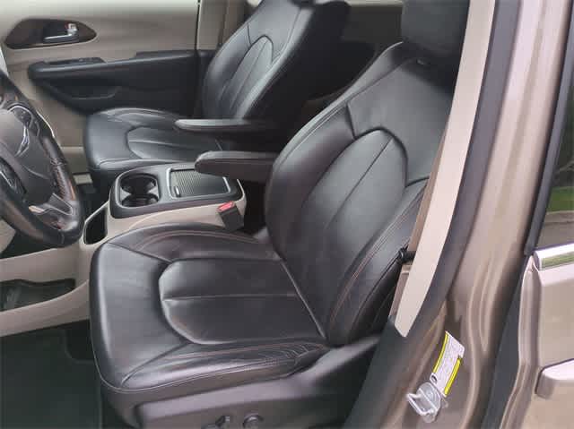 2018 Chrysler Pacifica Touring L Plus 16