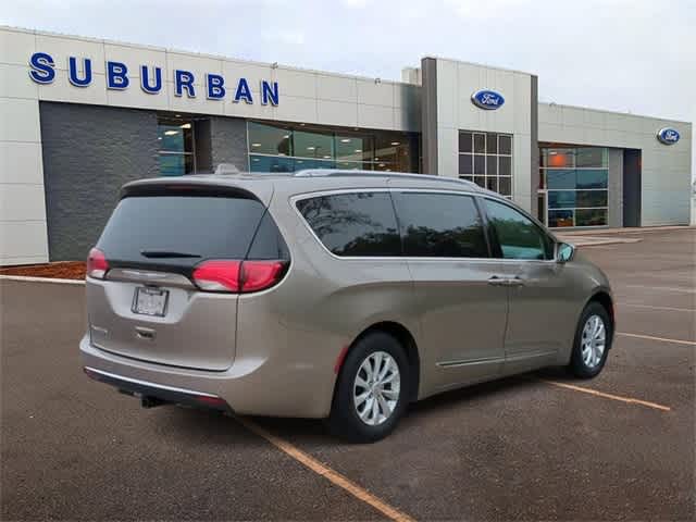 2018 Chrysler Pacifica Touring L Plus 8