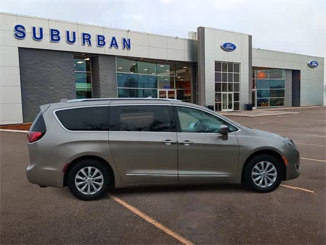 2018 Chrysler Pacifica Touring L Plus 9