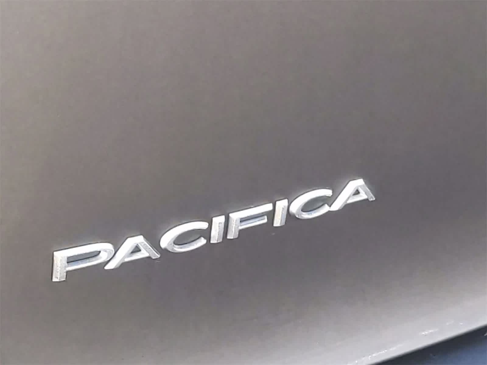 2019 Chrysler Pacifica Limited 13