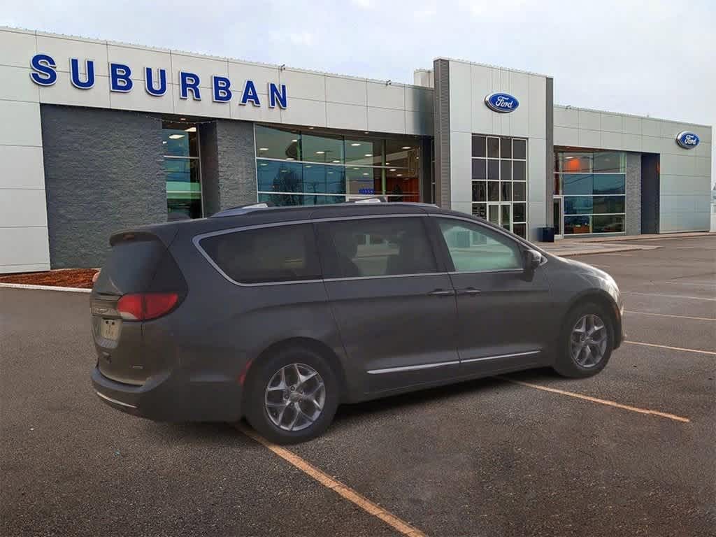 2019 Chrysler Pacifica Limited 8