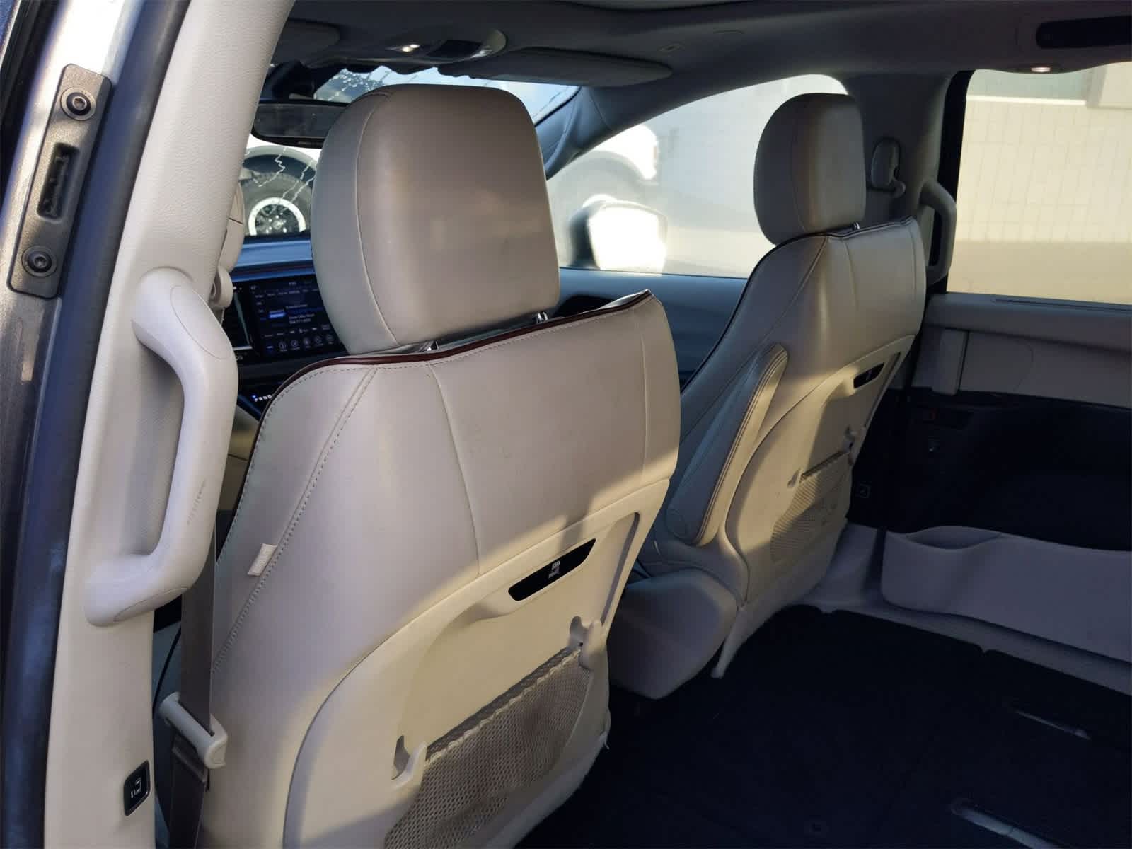 2019 Chrysler Pacifica Limited 18