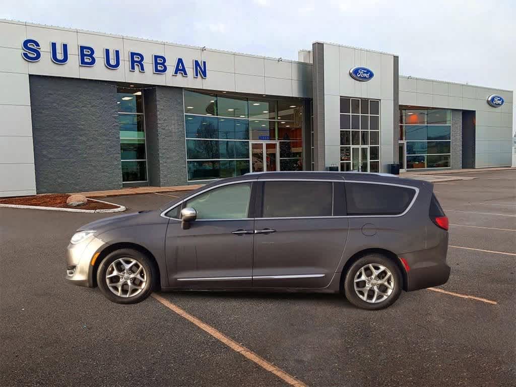 2019 Chrysler Pacifica Limited 5